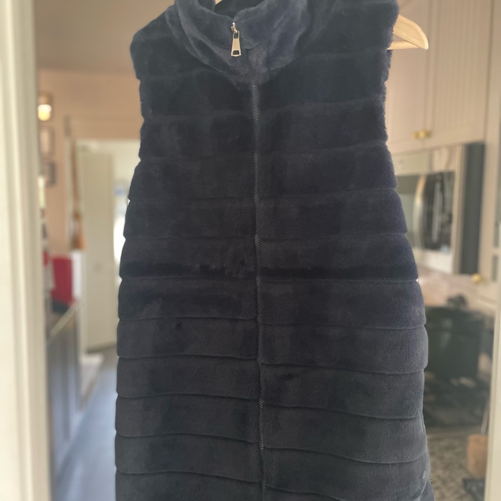 Ladies Navy Faux Fur Zip-Up Vest